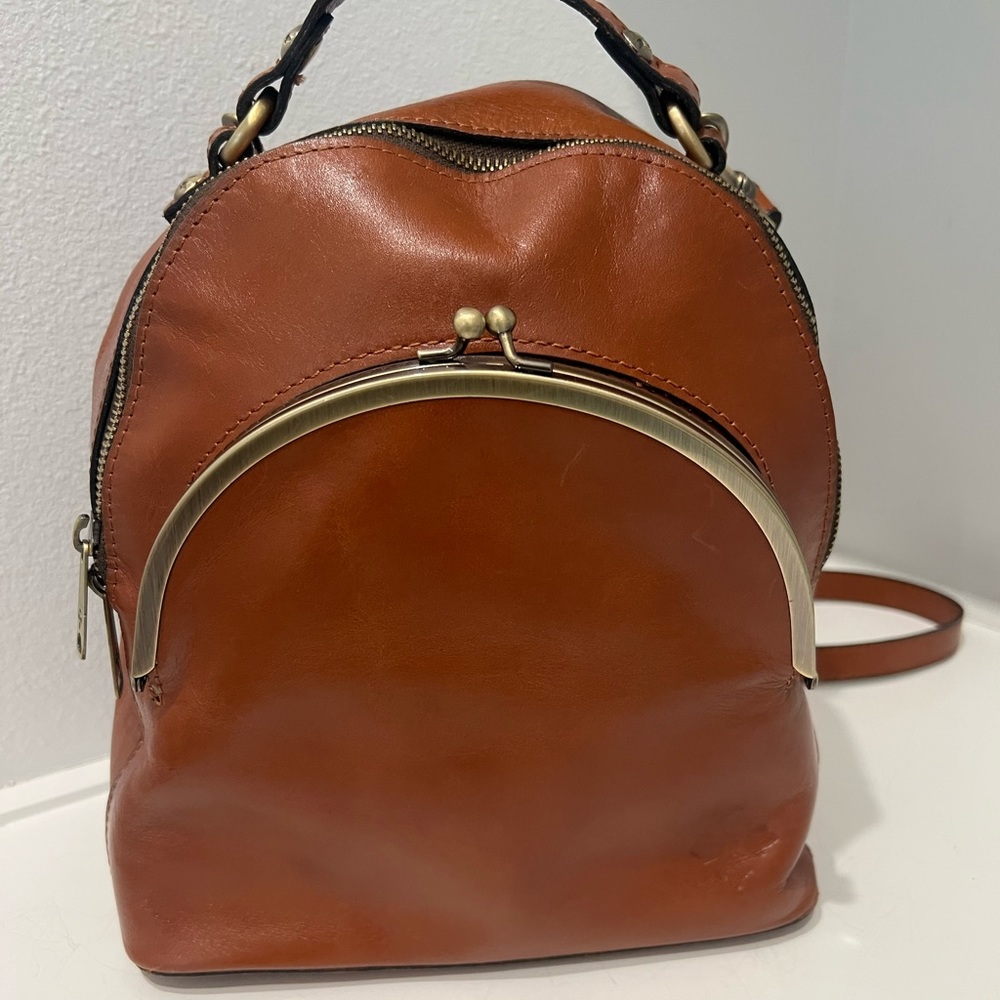 Patricia Nash handbag converts to backpack
